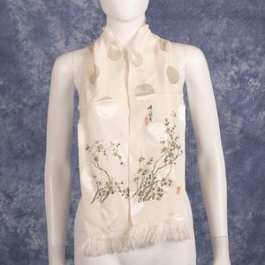 ⛱️ White Silk Asian Motif Scarf